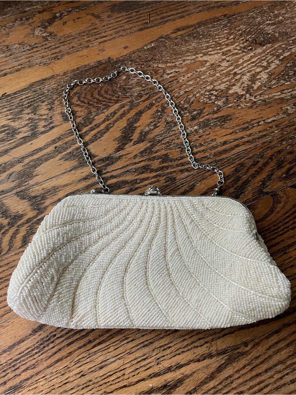 Vintage Inge Christopher White Beaded Shell Evening clutch (with strap) like new